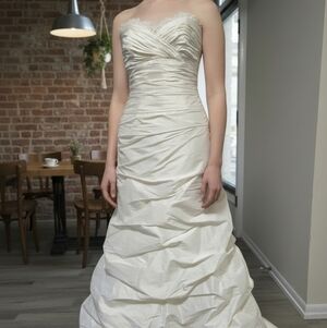 Vintage Silk Paloma Blanca Wedding Gown - Size 12
